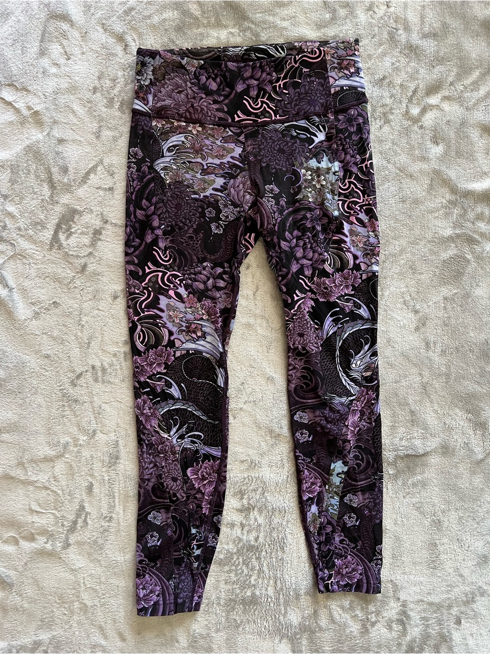 Lululemon Chasing Miles Tight *25"
